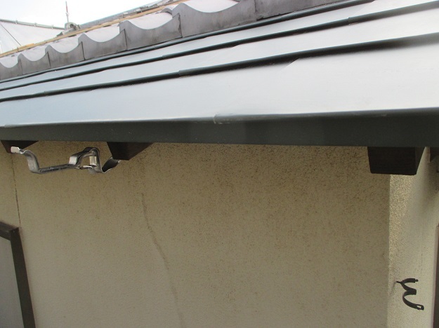 稲美町の樋交換に伴う金物の新設